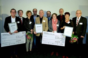 Preisträger und Laudatoren des DOSB-Wettbewerbs „Aus den Sesseln, fertig los!“. Foto: Eberhard Thonfeld