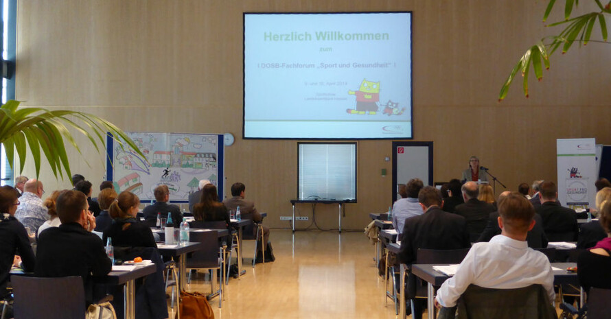 59 Teilnehmerinnen und Teilnehmer aus den DOSB-Mitgliedsorganisationen kamen zum Fachforum am 9. und 10. April in Frankfurt am Main. Foto: DOSB